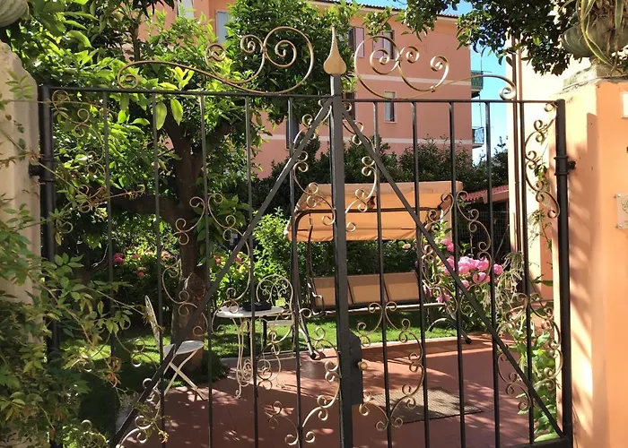 Πανσιόν Casa Luigia Mtb In Finalborgo Bike Tour Ebike Trekking Finale Ligure