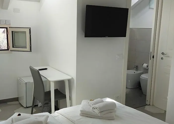 Casa Luigia Mtb In Finalborgo Bike Tour Ebike Trekking Finale Ligure